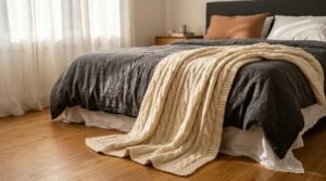 how to arrange bed throw blanket